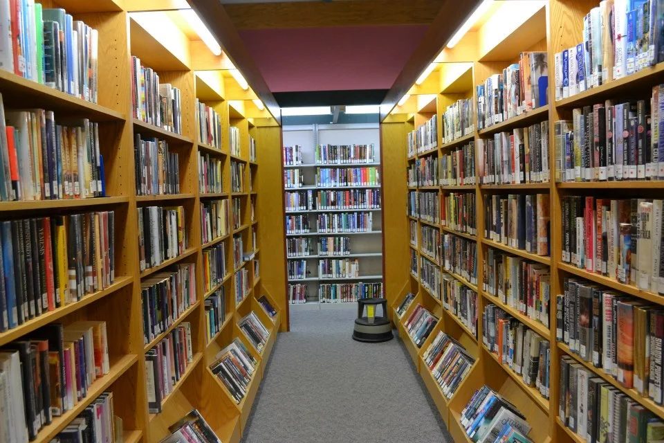 Perpustakaan lengkap nyaman